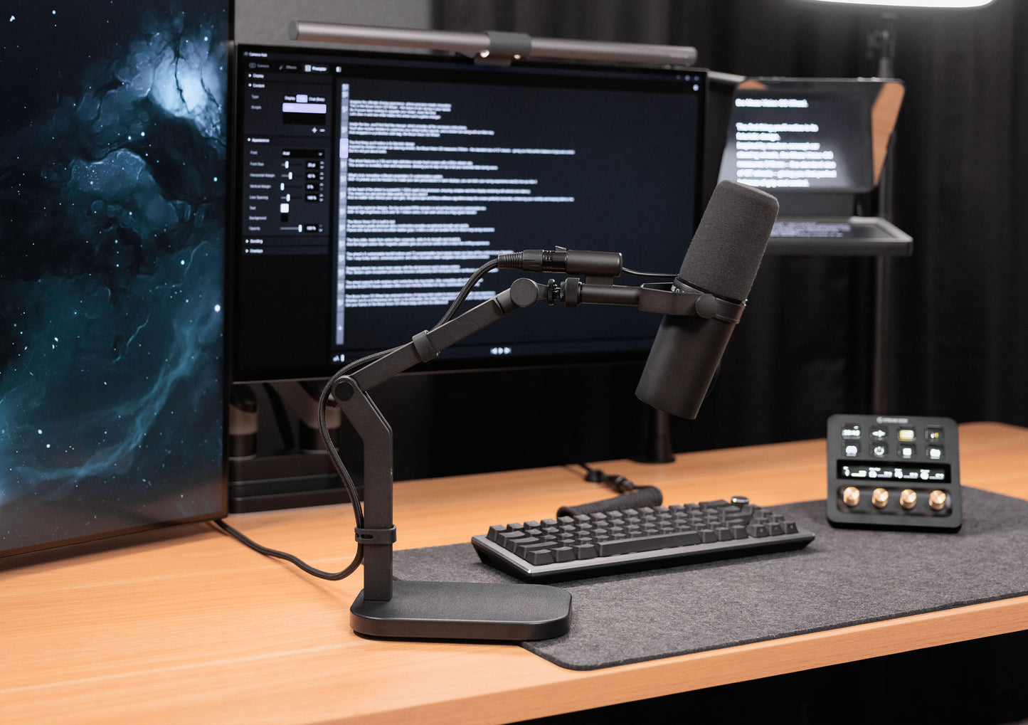 Wave Desk Stand