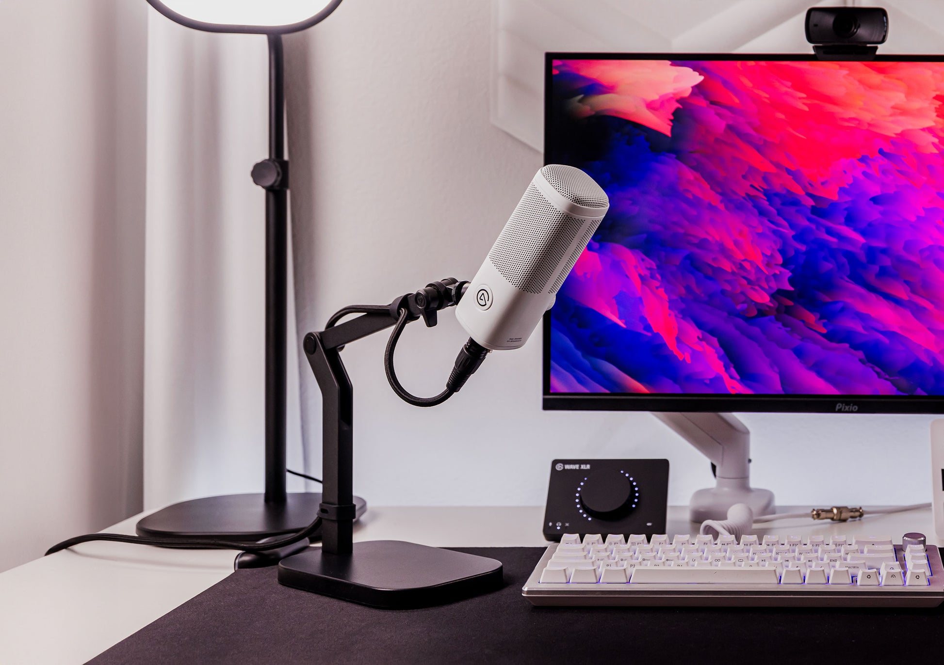 Wave Desk Stand
