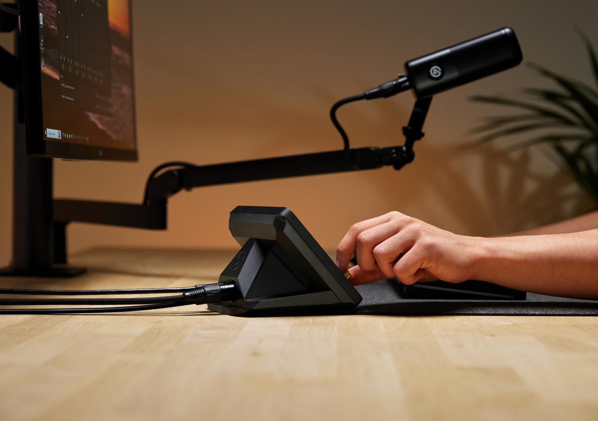 XLR Dock