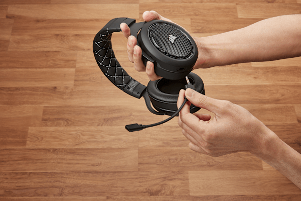 HS70 PRO WIRELESS Gaming Headset — Carbon (Revival Series)