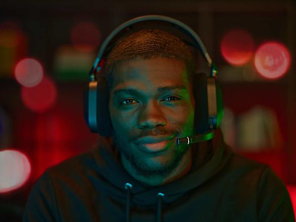 HS80 RGB WIRELESS Premium Gaming Headset with Spatial Audio — Carbon (Revival Series)