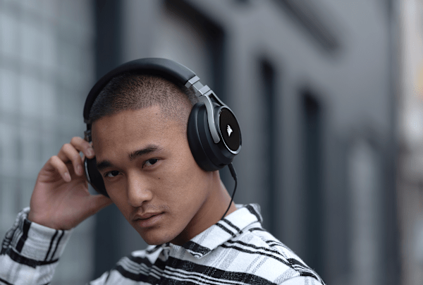 Corsair VIRTUOSO RGB Wireless Headset, Carbon, Refurbish