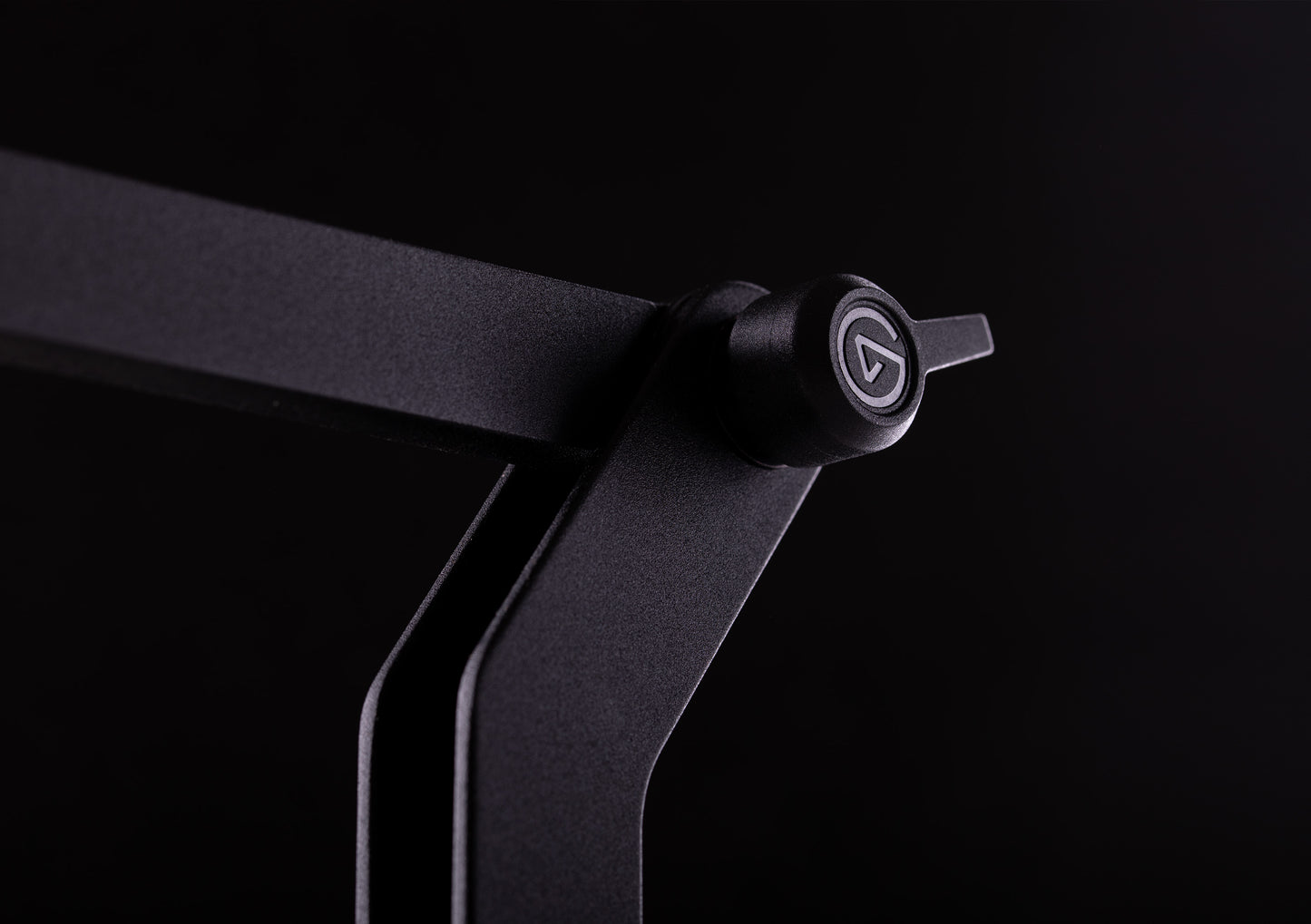Wave Desk Stand